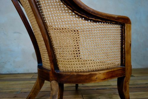 A REGENCY 19TH CENTURY CANED BERGERE LIBRARY TUB CHAIR GILLOWS MANNER - ADDITIONAL PHOTO 7