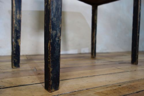 A LATE 18TH CENTURY FRENCH PRIMITIVE SLANTED SCHOOL DESK - ADDITIONAL PHOTO 3
