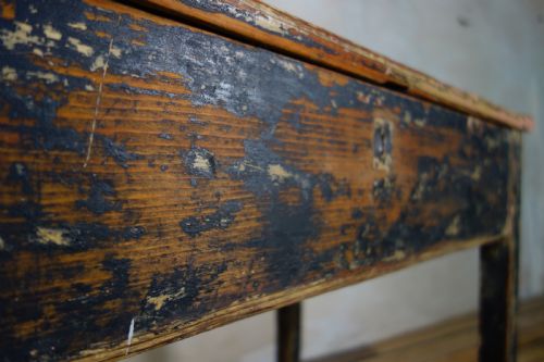 A LATE 18TH CENTURY FRENCH PRIMITIVE SLANTED SCHOOL DESK - ADDITIONAL PHOTO 6