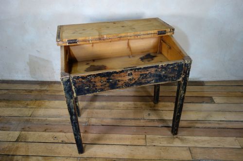 A LATE 18TH CENTURY FRENCH PRIMITIVE SLANTED SCHOOL DESK - ADDITIONAL PHOTO 7