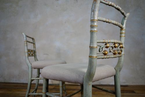 A PAIR OF REGENCY 19TH CENTURY FAUX BAMBOO ORIGINAL PAINTED SIDE CHAIRS - ADDITIONAL PHOTO 3