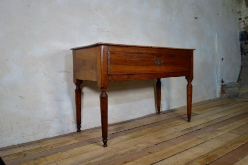 A LATE 18TH CENTURY WALNUT ITALIAN SERPENTINE CONSOLE TABLE - ADDITIONAL PHOTO 2