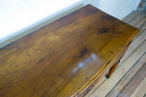 A LATE 18TH CENTURY WALNUT ITALIAN SERPENTINE CONSOLE TABLE - ADDITIONAL PHOTO 4