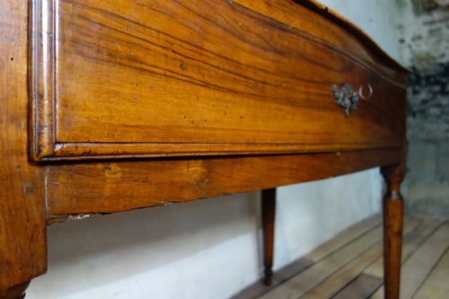 A LATE 18TH CENTURY WALNUT ITALIAN SERPENTINE CONSOLE TABLE - ADDITIONAL PHOTO 9
