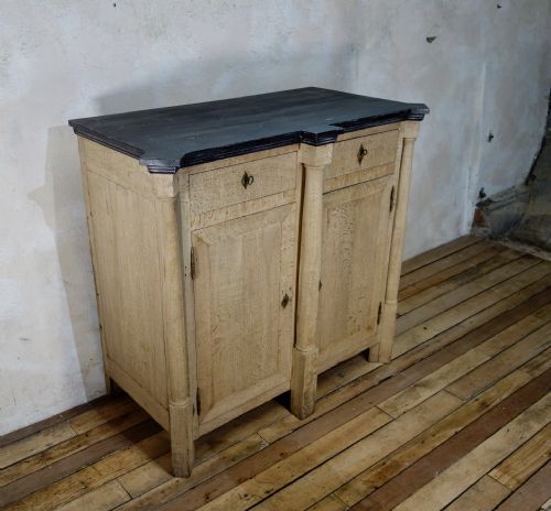 A LARGE TALL EARLY 19TH CENTURY FRENCH BLEACHED OAK EMPIRE SIDE CABINET CUPBOARD - ADDITIONAL PHOTO 5