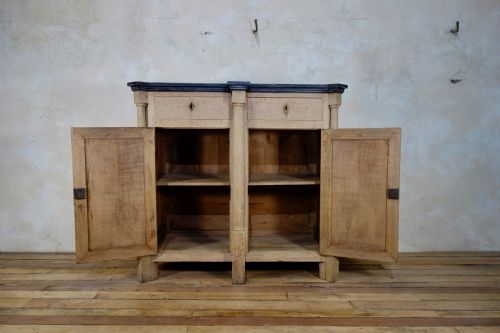 A LARGE TALL EARLY 19TH CENTURY FRENCH BLEACHED OAK EMPIRE SIDE CABINET CUPBOARD - ADDITIONAL PHOTO 9