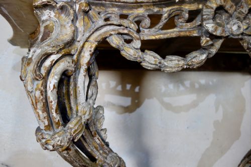AN 18TH CENTURY FRENCH MARBLE TOP CONSOLE TABLE - ADDITIONAL PHOTO 13