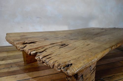 A SUPERB 19TH CENTURY LARGE SINGLE PLANK COFFEE TABLE - ADDITIONAL PHOTO 1