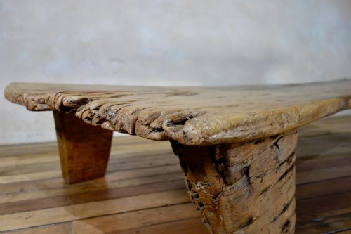 A SUPERB 19TH CENTURY LARGE SINGLE PLANK COFFEE TABLE - ADDITIONAL PHOTO 3