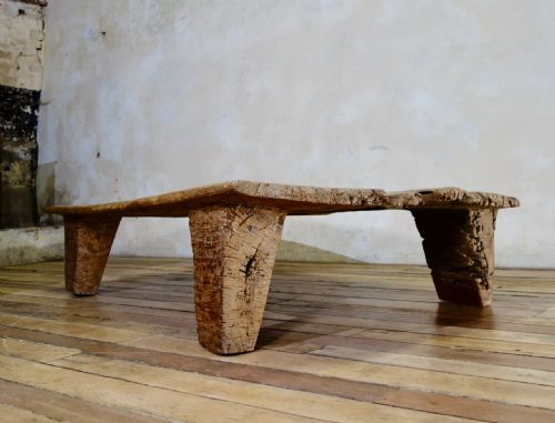 A SUPERB 19TH CENTURY LARGE SINGLE PLANK COFFEE TABLE - ADDITIONAL PHOTO 7