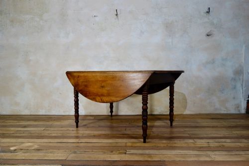 A 19TH CENTURY FRENCH CHESTNUT DROP LEAF TABLE - ADDITIONAL PHOTO 2