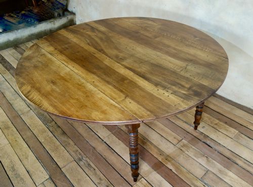 A 19TH CENTURY FRENCH CHESTNUT DROP LEAF TABLE - ADDITIONAL PHOTO 8