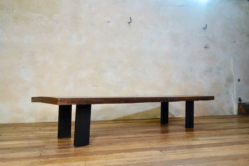 A LARGE SCALE 19TH CENTURY HARDWOOD COFFEE LOW TABLE - ADDITIONAL PHOTO 2