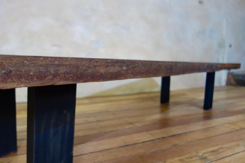A LARGE SCALE 19TH CENTURY HARDWOOD COFFEE LOW TABLE - ADDITIONAL PHOTO 1