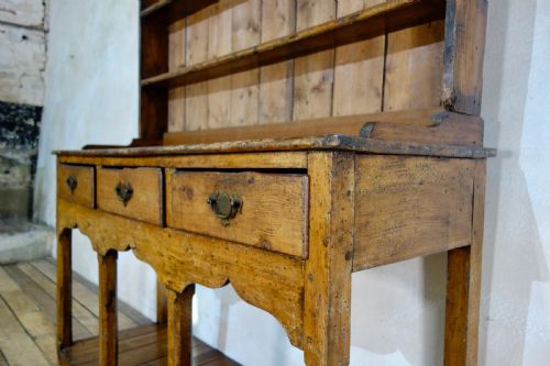 18TH CENTURY FARMHOUSE FRUITWOOD AND PINE POT BOARD KITCHEN DRESSER PLATE RACK - ADDITIONAL PHOTO 4