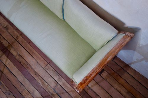 AN ELEGANT 18TH CENTURY GUSTAVIAN SWEDISH DRY SCRAPED SOFA LINDOME CIRCA 1790 - ADDITIONAL PHOTO 8