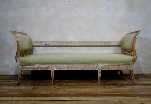 AN ELEGANT 18TH CENTURY GUSTAVIAN SWEDISH DRY SCRAPED SOFA LINDOME CIRCA 1790 - ADDITIONAL PHOTO 10