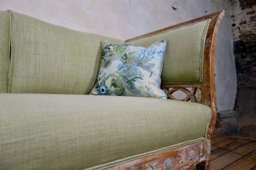 AN ELEGANT 18TH CENTURY GUSTAVIAN SWEDISH DRY SCRAPED SOFA LINDOME CIRCA 1790 - ADDITIONAL PHOTO 15