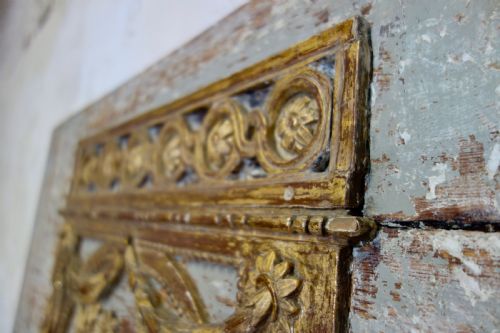 A TALL 19TH CENTURY ORIGINAL PAINTED SWEDISH TRUMEAU MIRROR - ADDITIONAL PHOTO 3