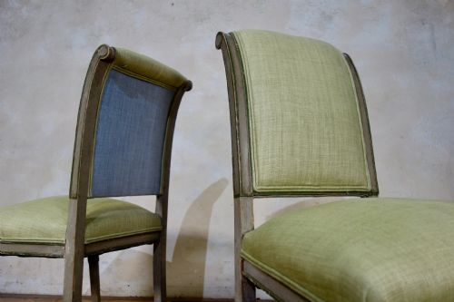 A PAIR OF 19TH CENTURY FRENCH PAINTED LOUIS XVI STYLE SIDE CHAIRS - ADDITIONAL PHOTO 4