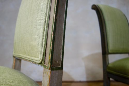 A PAIR OF 19TH CENTURY FRENCH PAINTED LOUIS XVI STYLE SIDE CHAIRS - ADDITIONAL PHOTO 7
