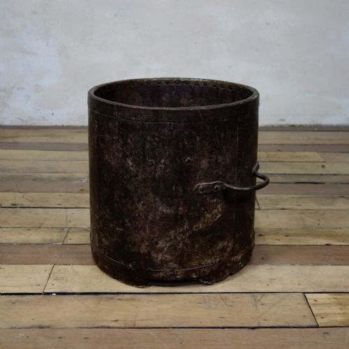 A PRIMITIVE 19THCENTURY BUSHEL BARREL MEASURE VESSEL - ADDITIONAL PHOTO 1