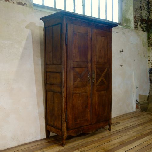 A CHARMING LATE 18TH CENTURY FRENCH PROVINCIAL OAK ARMOIRE WARDROBE - ADDITIONAL PHOTO 2