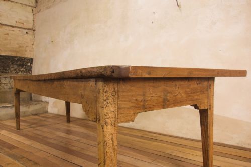AN EXCEPTIONALLY LARGE 18TH CENTURY COUNTRY ELM FARMHOUSE TABLE - ADDITIONAL PHOTO 8