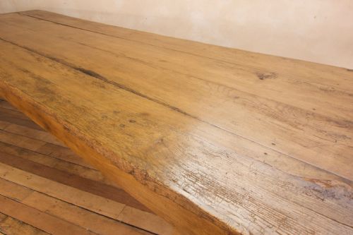AN EXCEPTIONALLY LARGE 18TH CENTURY COUNTRY ELM FARMHOUSE TABLE - ADDITIONAL PHOTO 13