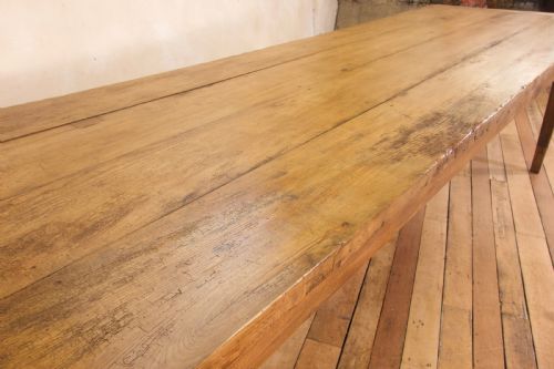 AN EXCEPTIONALLY LARGE 18TH CENTURY COUNTRY ELM FARMHOUSE TABLE - ADDITIONAL PHOTO 18