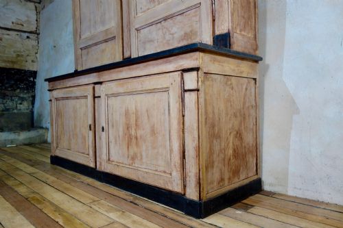 A LARGE 19TH CENTURY FRENCH ORIGINAL PAINTED CUPBOARD - ADDITIONAL PHOTO 5