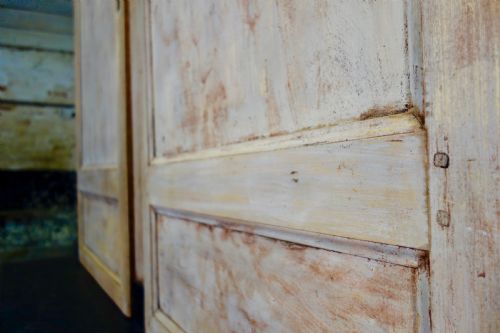 A LARGE 19TH CENTURY FRENCH ORIGINAL PAINTED CUPBOARD - ADDITIONAL PHOTO 7