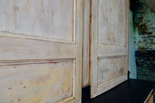 A LARGE 19TH CENTURY FRENCH ORIGINAL PAINTED CUPBOARD - ADDITIONAL PHOTO 14