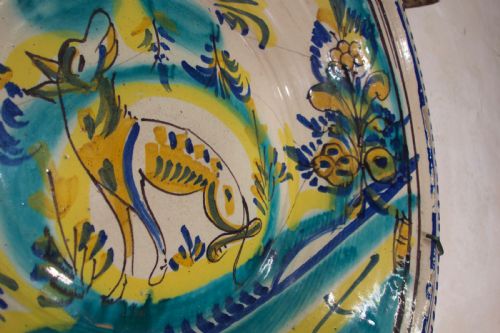 A LARGE 19TH CENTURY SPANISH LEBRILLO TRIANA - ADDITIONAL PHOTO 3