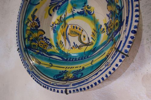 A LARGE 19TH CENTURY SPANISH LEBRILLO TRIANA - ADDITIONAL PHOTO 9