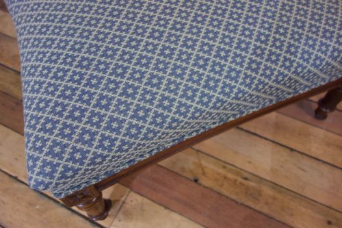 A 19TH CENTURY FRENCH FOOTSTOOL OTTOMAN - ADDITIONAL PHOTO 4