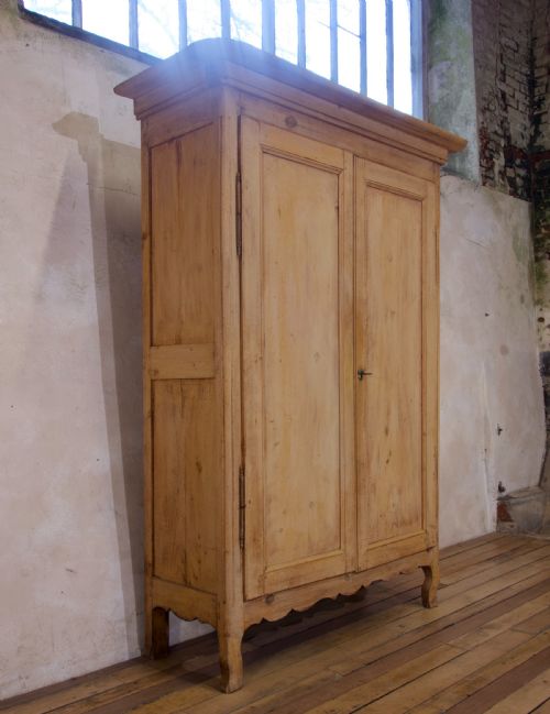 AN EARLY 19TH CENTURY FRENCH ORIGINAL PAINTED PROVINCIAL CUPBOARD ARMOIRE - ADDITIONAL PHOTO 1