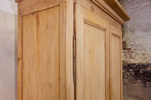 AN EARLY 19TH CENTURY FRENCH ORIGINAL PAINTED PROVINCIAL CUPBOARD ARMOIRE - ADDITIONAL PHOTO 4