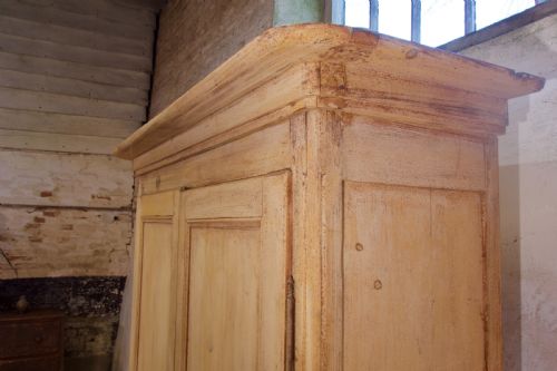 AN EARLY 19TH CENTURY FRENCH ORIGINAL PAINTED PROVINCIAL CUPBOARD ARMOIRE - ADDITIONAL PHOTO 9
