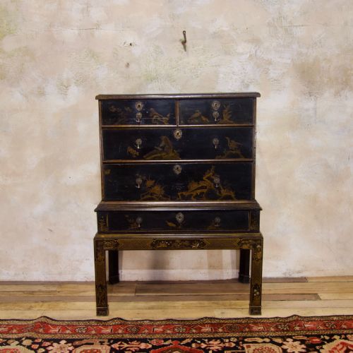 a superb early 18th century japanned chest on stand chinoiserie decoration - CATEGORY: ANTIQUE CHEST OF DRAWERS - DATED 18TH CENTURY