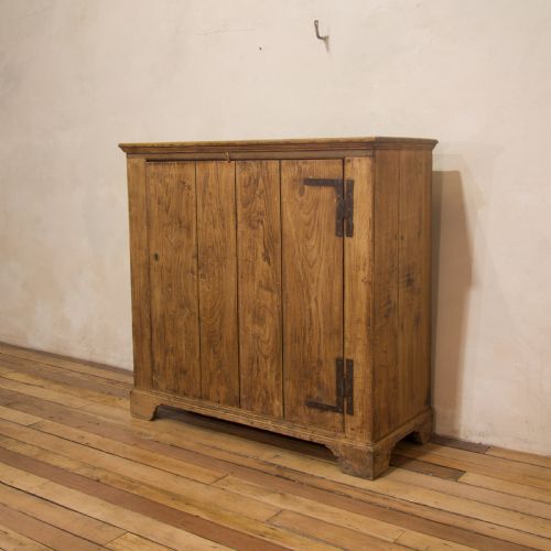 A 'SQUARE' 19TH CENTURY BLEACHED ELM AND OAK COUNTRY KEEPERS CUPBOARD - ADDITIONAL PHOTO 5