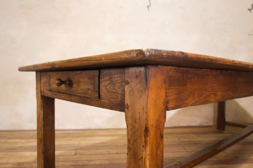 AN EARLY 19TH CENTURY OAK FRENCH FARMHOUSE REFECTORY TABLE - ADDITIONAL PHOTO 6