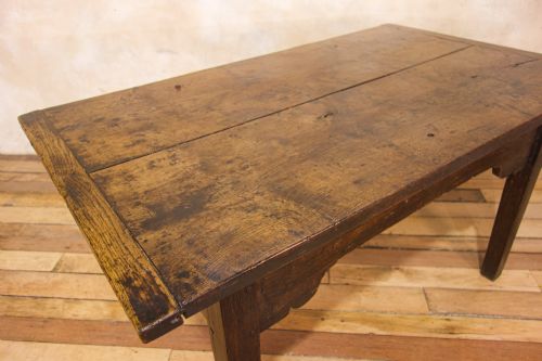 A CHARMING MID 18TH CENTURY JOINED OAK COUNTRY FARMHOUSE TABLE - ADDITIONAL PHOTO 12