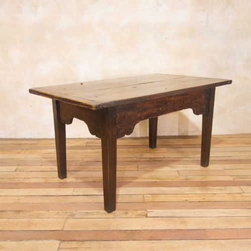 a charming mid 18th century joined oak country farmhouse table - CATEGORY: ANTIQUE TABLES - DATED 18TH CENTURY