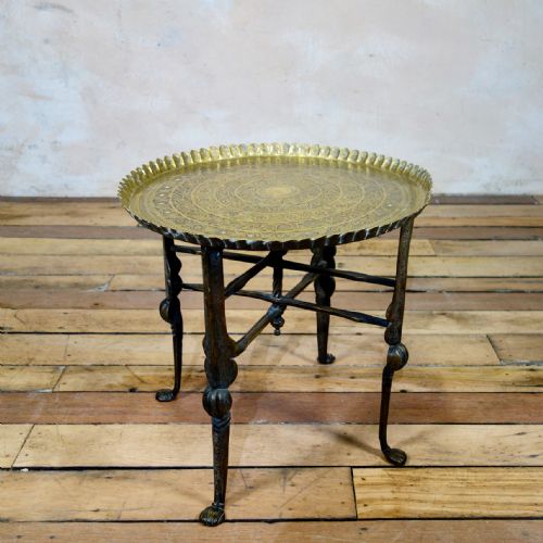 AN 18TH CENTURY SMALL MOORISH BRASS TRAY TOP FOLDING TABLE - ADDITIONAL PHOTO 2