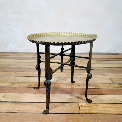 AN 18TH CENTURY SMALL MOORISH BRASS TRAY TOP FOLDING TABLE - ADDITIONAL PHOTO 3