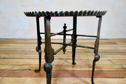 AN 18TH CENTURY SMALL MOORISH BRASS TRAY TOP FOLDING TABLE - ADDITIONAL PHOTO 8
