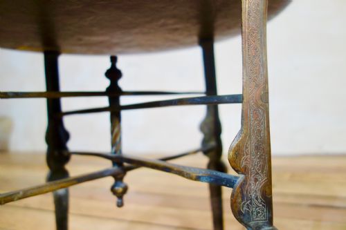 AN 18TH CENTURY SMALL MOORISH BRASS TRAY TOP FOLDING TABLE - ADDITIONAL PHOTO 10