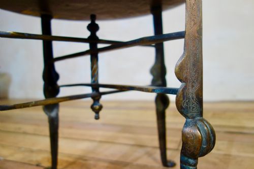 AN 18TH CENTURY SMALL MOORISH BRASS TRAY TOP FOLDING TABLE - ADDITIONAL PHOTO 11