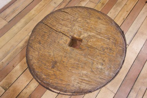 AN 18TH CENTURY OX CART WHEEL TOP LOW SIDE TABLE - ADDITIONAL PHOTO 6